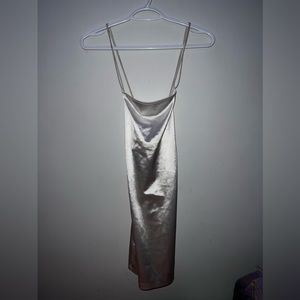 gorgeous chic and sexy dress with open back/size xs/never wear